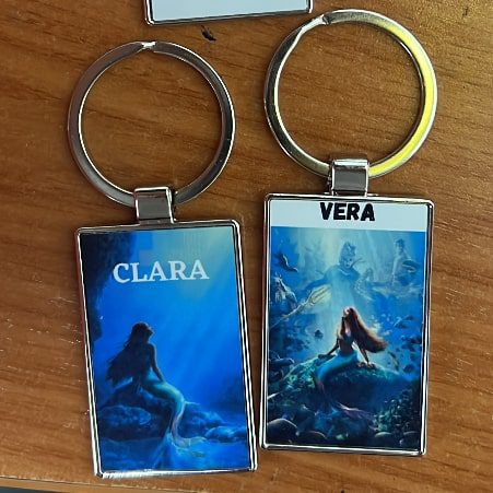 Tienda regalos originales Madrid llavero personalizado