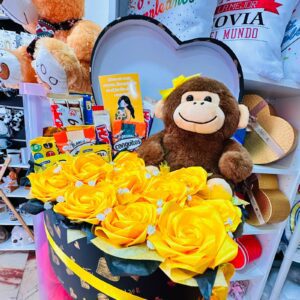 Regalo flores y mono personalizable
