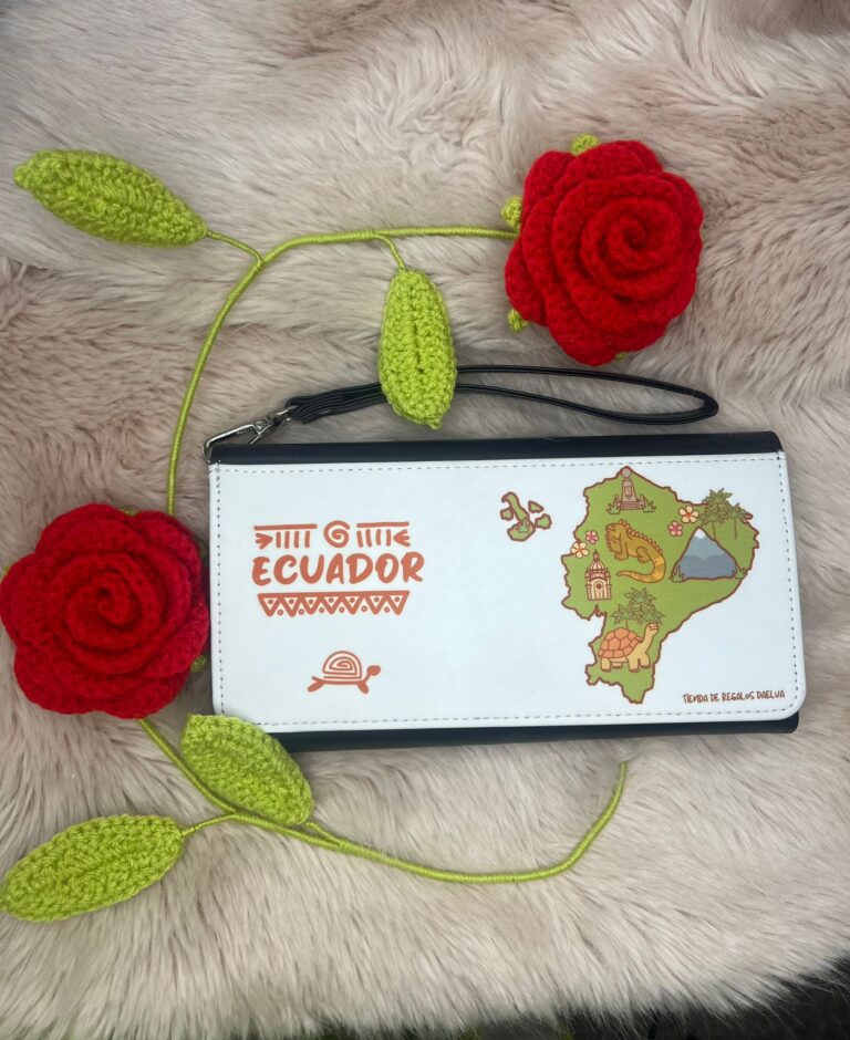 alt> llaveros y carteras de San Valentínñ