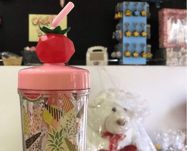 Botellas con diseños únicos, estampado de frutas