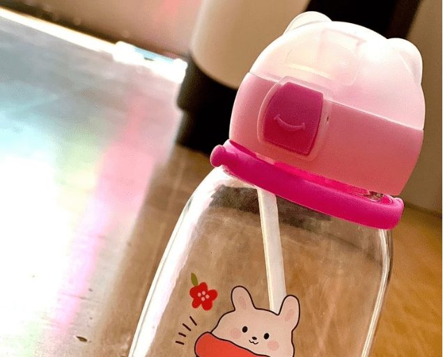 Botellas con diseños únicos, infantiles