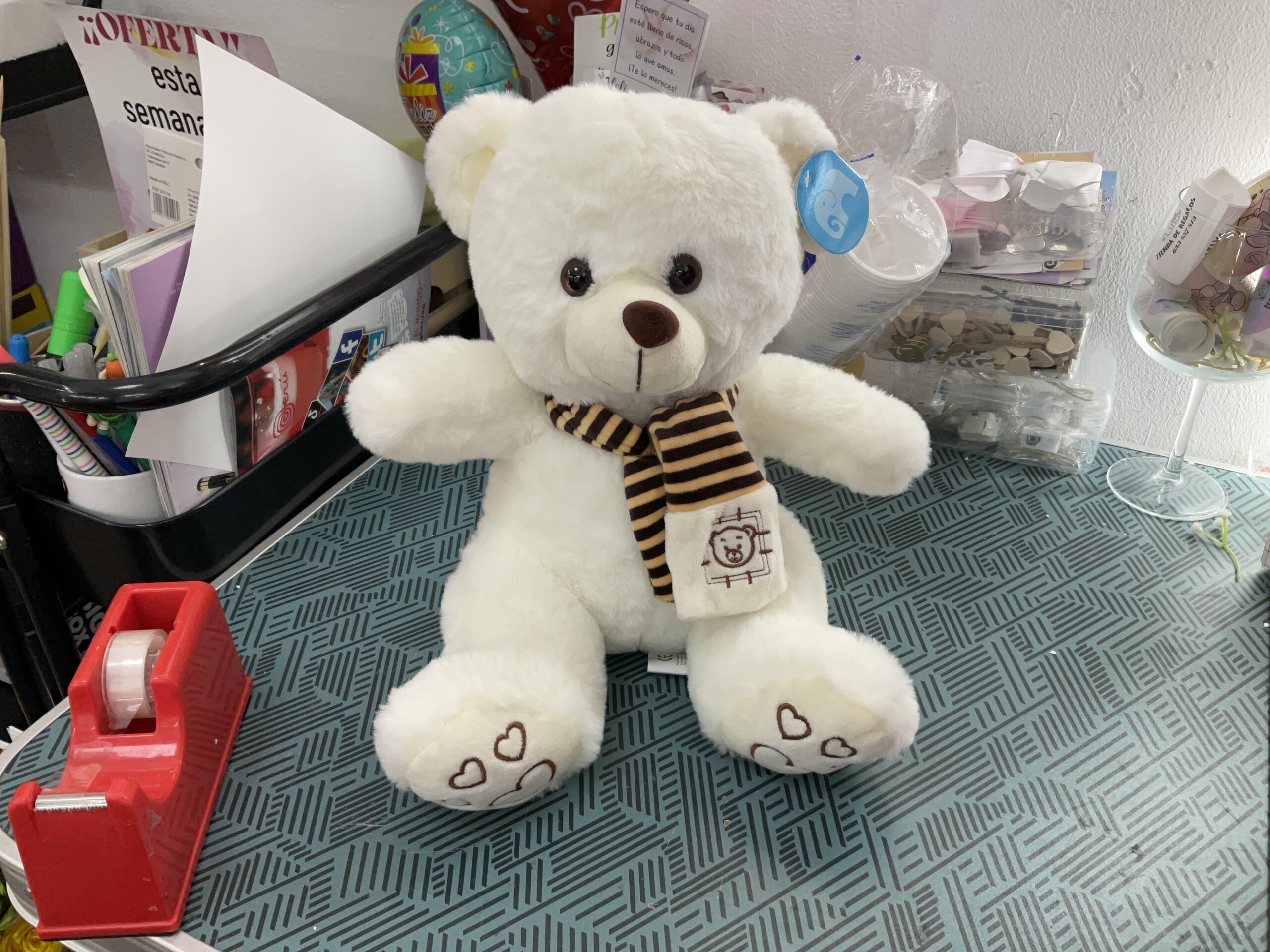 Osito de peluche con bufanda