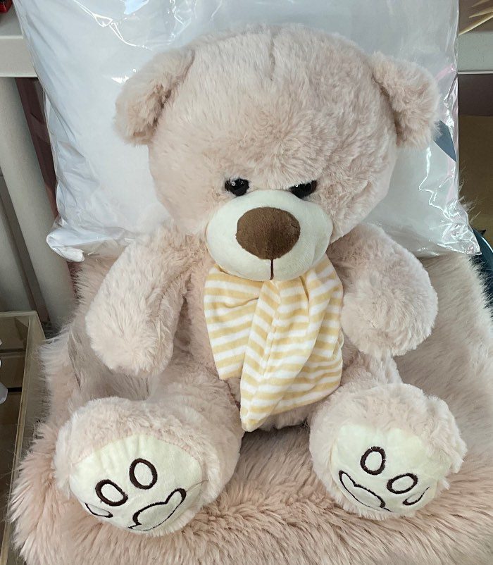 Peluche Osito de Felpa Suave con Bufanda a Rayas Amarillas – Ideal para Regalo y Decoración