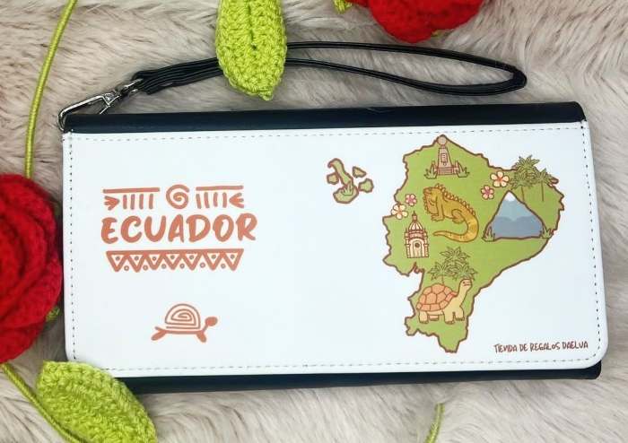 Cartera Ecuador con diseño artesanal y motivos culturales