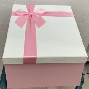 Caja de regalo elegante con lazo rosa – Presentación perfecta para cualquier ocasión
