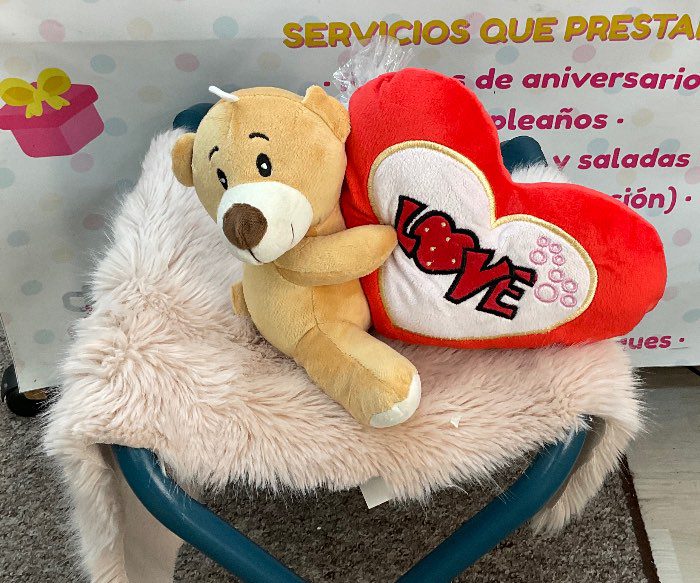 Peluche Osito con Corazón Rojo "LOVE" - Regalo Perfecto para San Valentín y Aniversarios