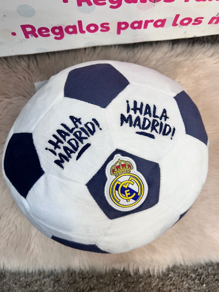 Peluche Balón de Fútbol Real Madrid | ¡Hala Madrid! Oficial