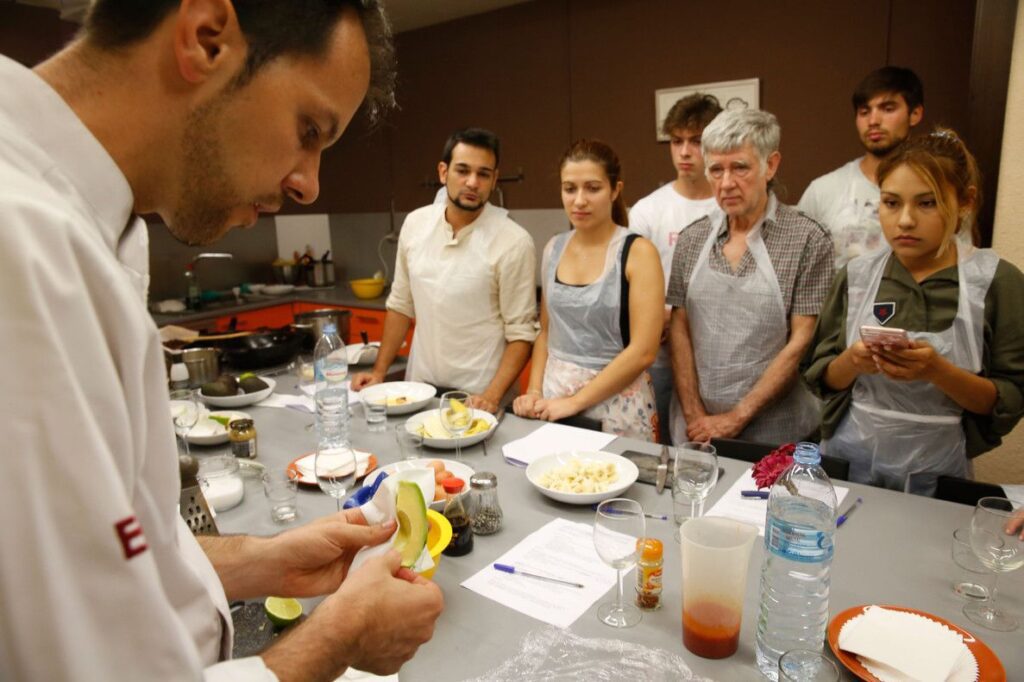 Clase de cocina como regalo experiencia para Navidad