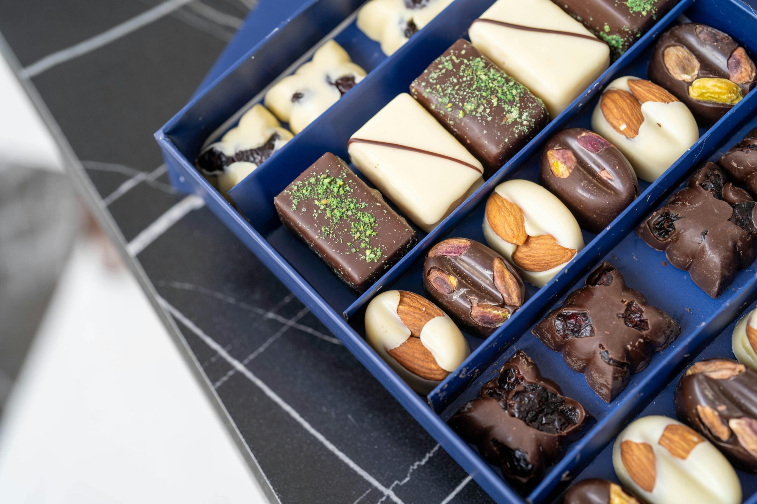 Surtido de bombones artesanos para regalar dulces en Madrid de alta calidad