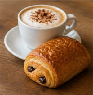 Desayuno con bollería artesanal