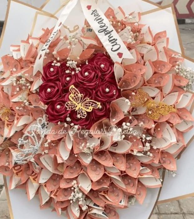 Ramo de rosas con diseño elegante y personalizado