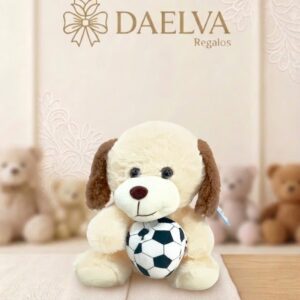 Peluche de perrito con balón de fútbol, de pelo crema y orejas marrones, sentado con un balón entre las patas