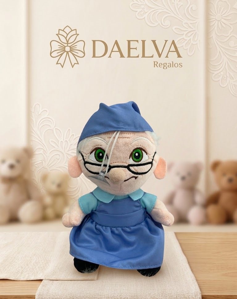 Peluche de abuelita con gafas redondas, gorrito azul y vestido azul
