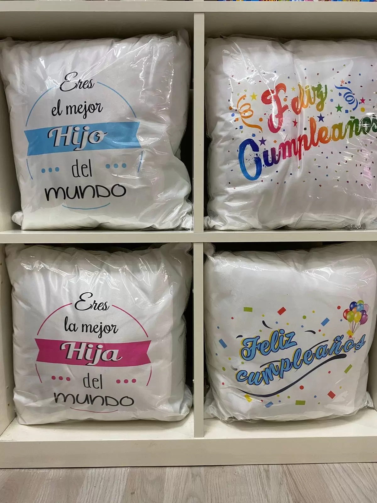 Tienda regalos originales Madrid Cuatro cojines Fiesta