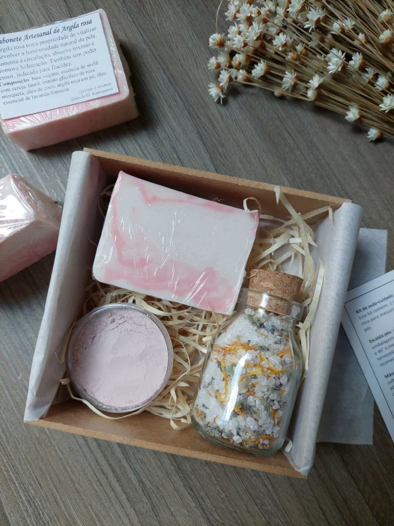 Tienda regalos Madrid. Kit de autocuidado con velas y aceites como regalo especial para relajarse