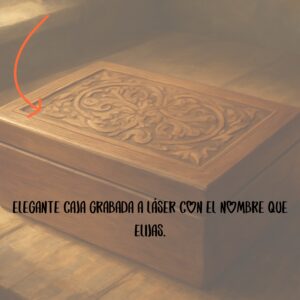 Caja de madera grabada con nombre
